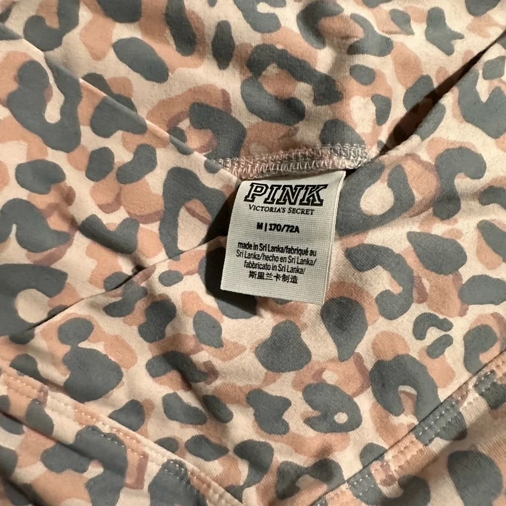 Victoria Secret Bundle - Picture 4 of 5